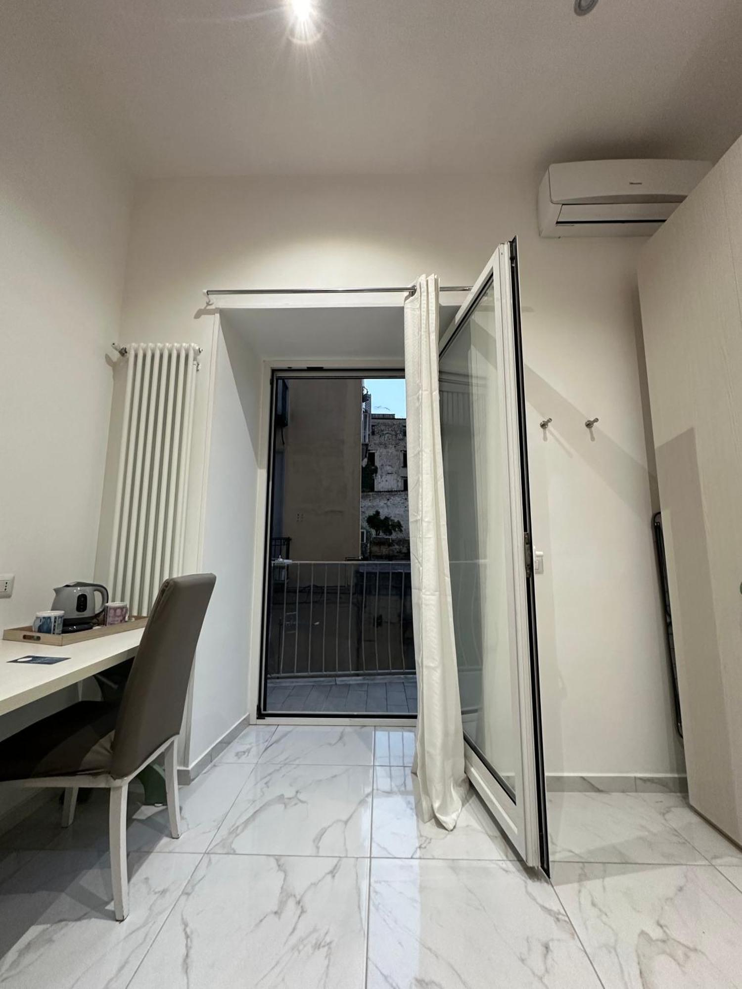Santa Chiara Garden View B&B 나폴리 외부 사진